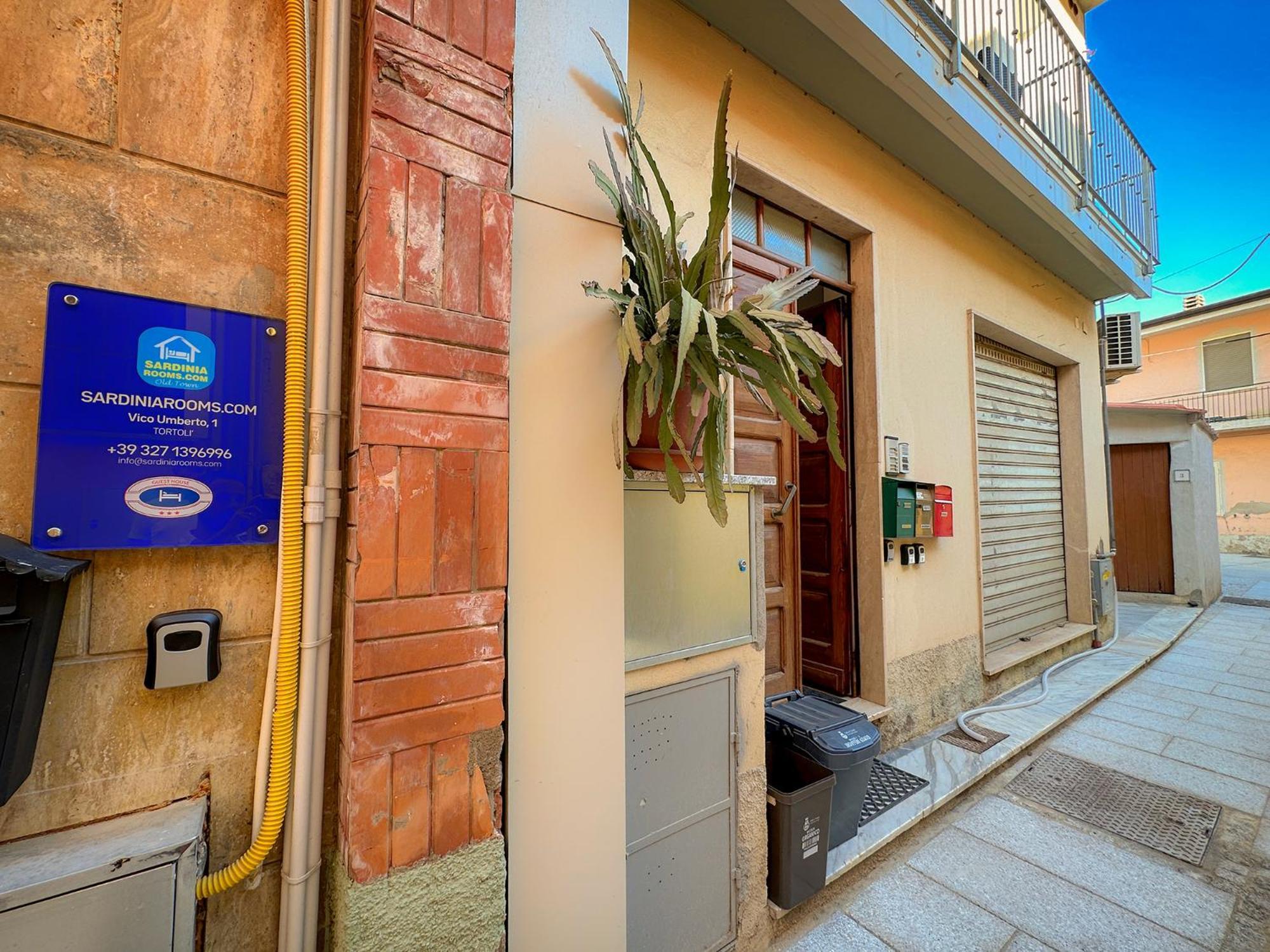 Sardiniarooms Tortoli Old Town Екстериор снимка